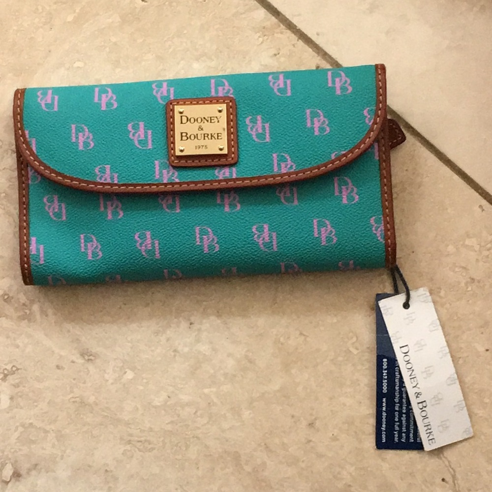 Dooney & Bourke Gretta Continental Clutch Wallet